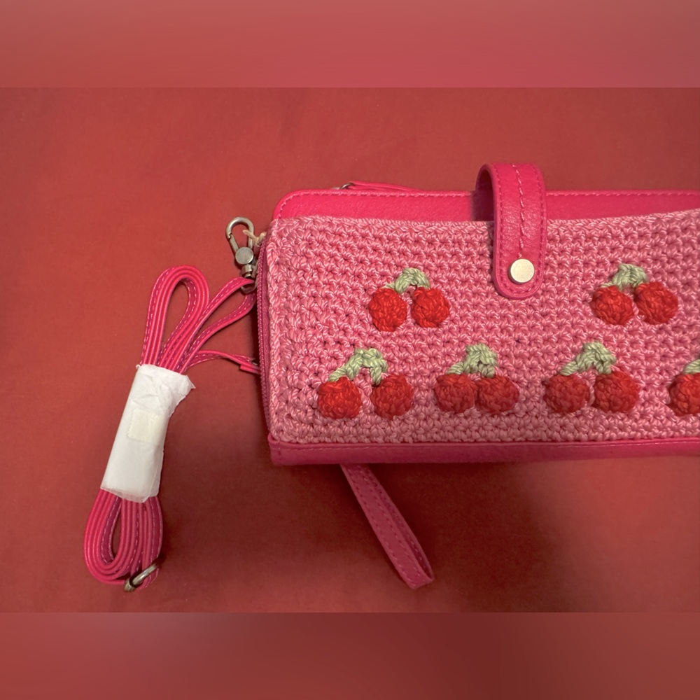 ✨🍒VIRAL NWT THE SAK CHERRY WALLET🍒✨